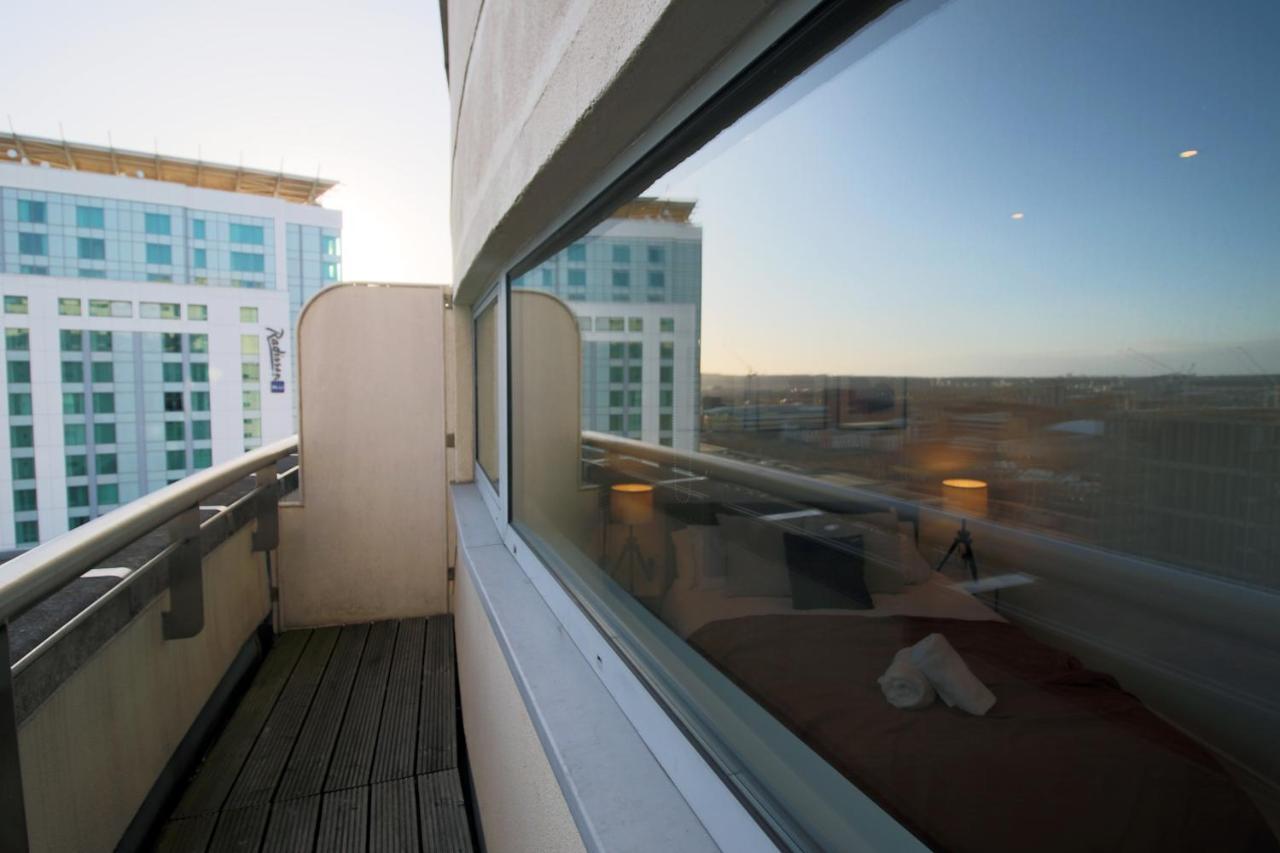 The Skyline - Luxury City Centre Flat With Designated Parking Cardiff Eksteriør bilde