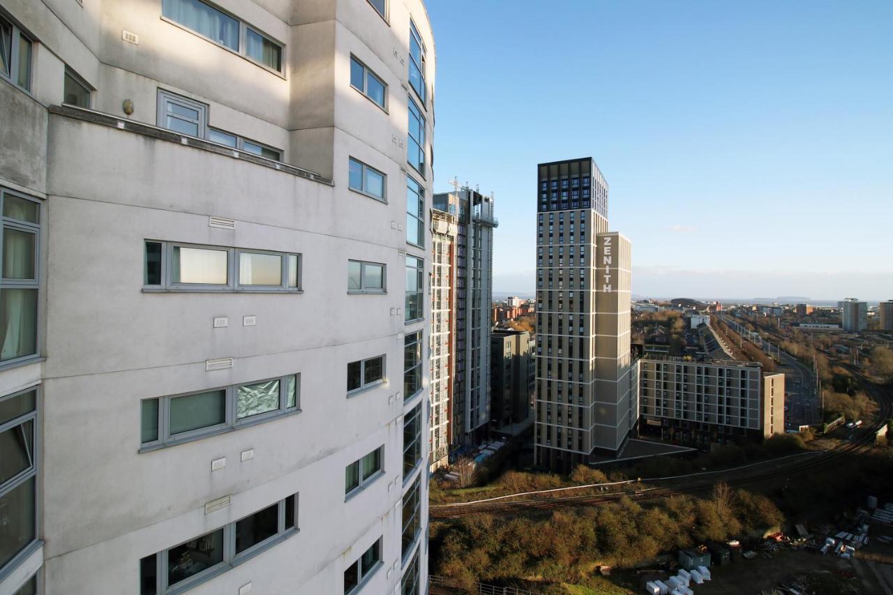 The Skyline - Luxury City Centre Flat With Designated Parking Cardiff Eksteriør bilde