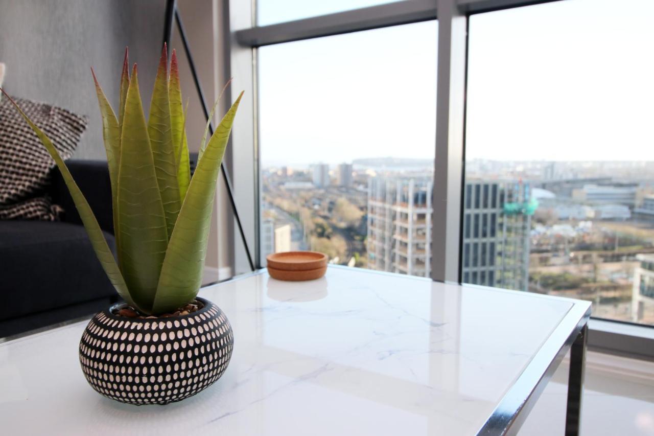The Skyline - Luxury City Centre Flat With Designated Parking Cardiff Eksteriør bilde